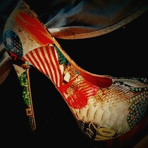Size 6.5 SCENE 8 HEELS